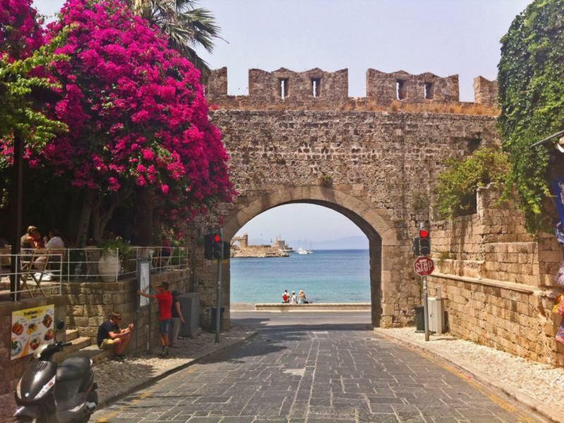 Praxitelous 9 Old Town *